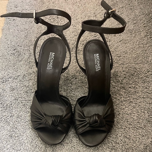NWOT Michael Kors Heels - Picture 2 of 5